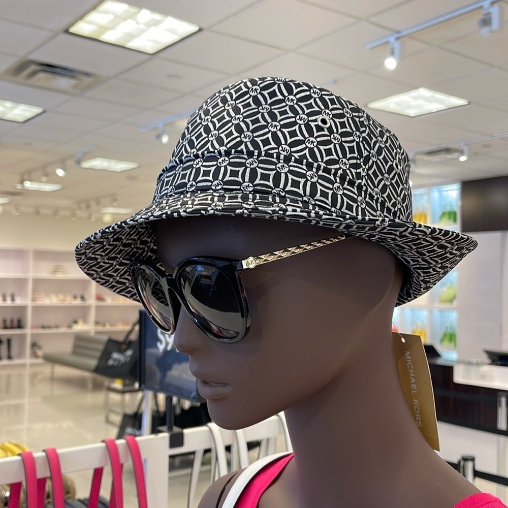 Michael Kors Women’s MK Logo Jacquard Bucket Hat
Black
NWT - Picture 6 of 16